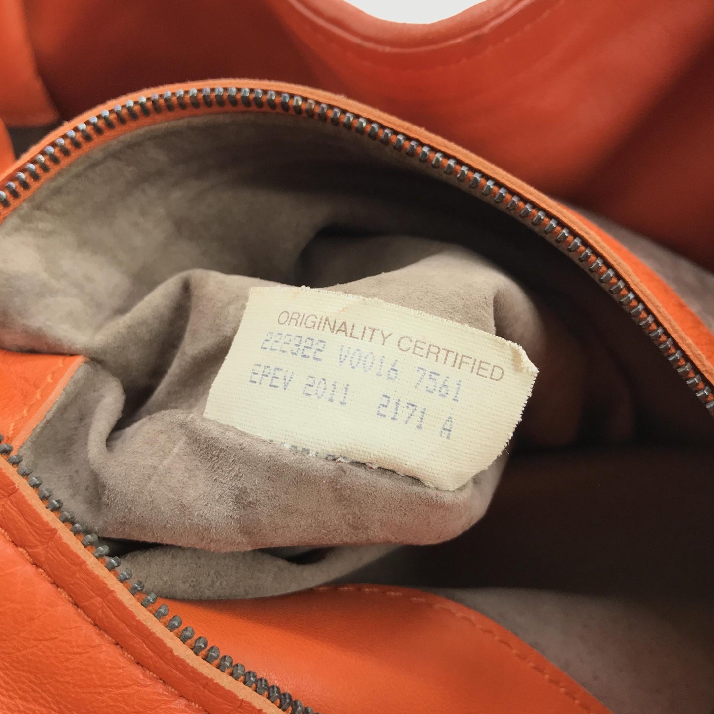 Bottega Veneta Preloved Intrecciato Leather Hobo Bag in Vibrant Orange - A Timeless Statement Piece