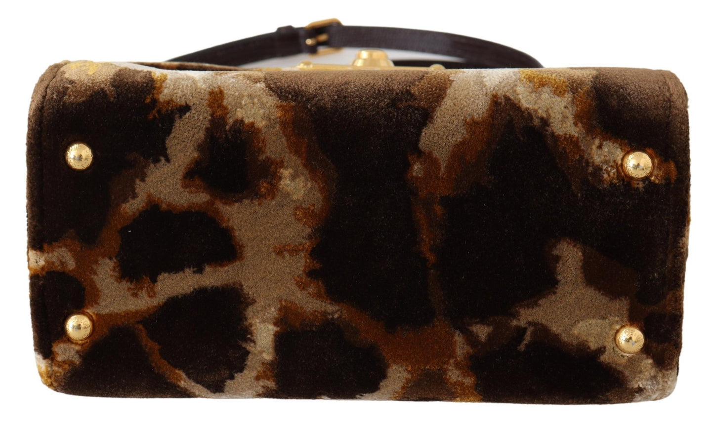 - Elegant Giraffe Pattern Welcome Bag with Gold Accents