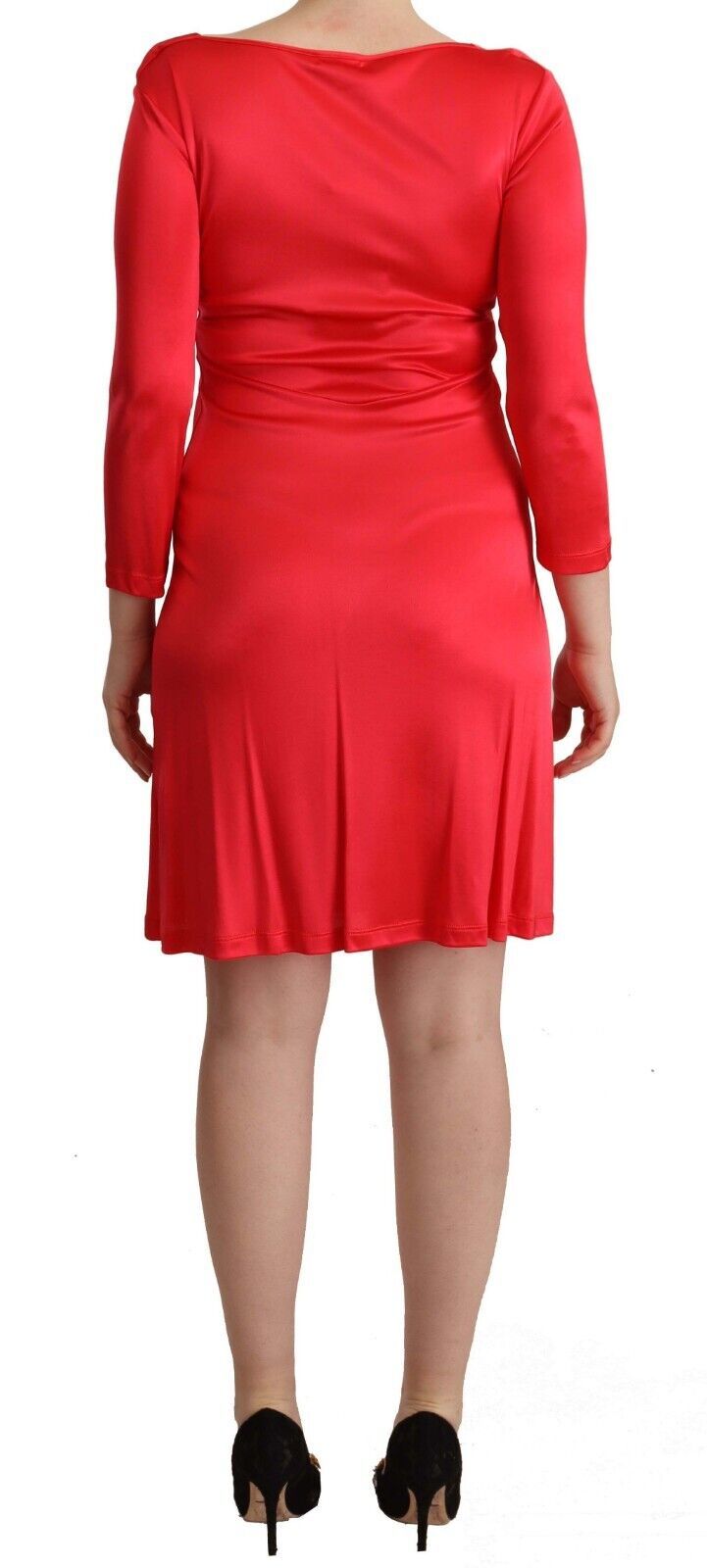 - Elegant Red Knee-Length Sheath Dress