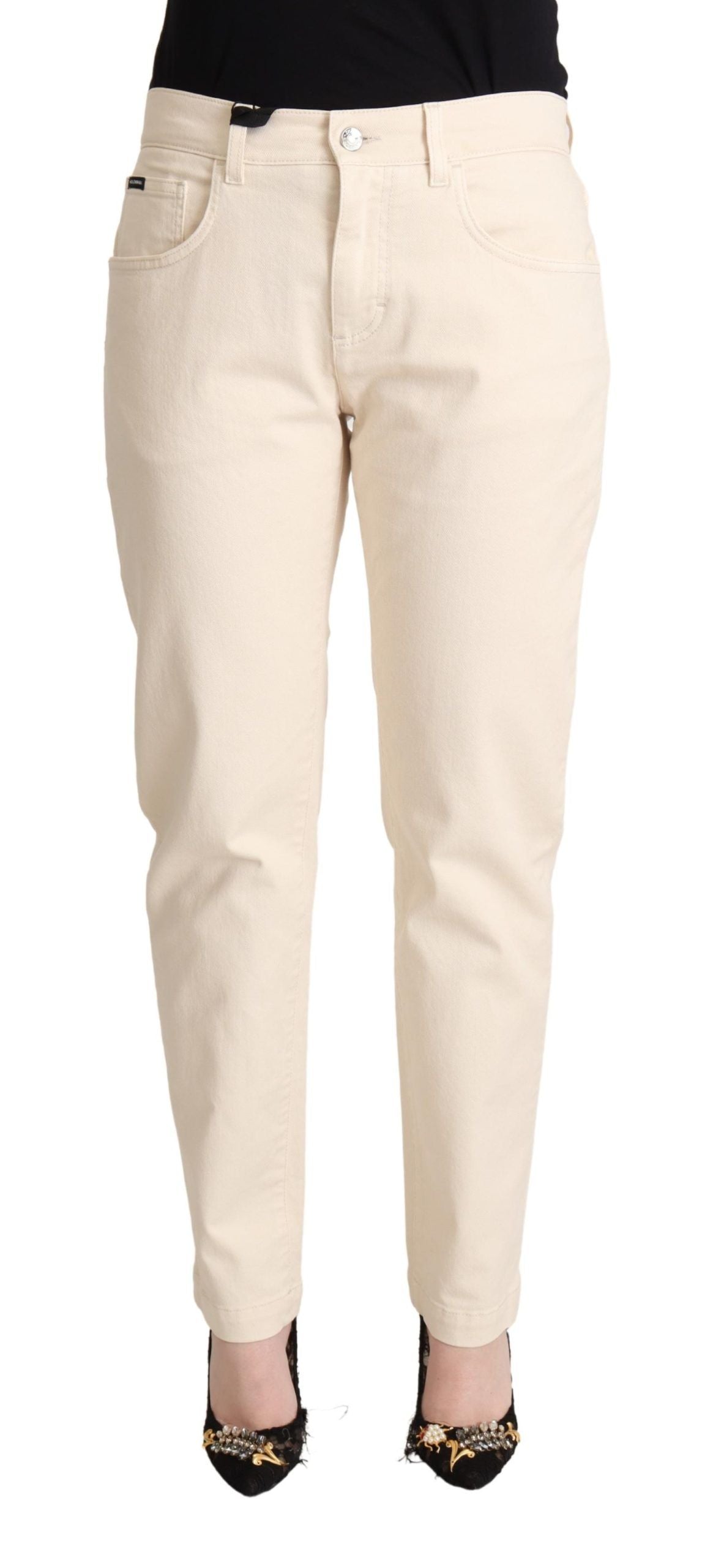 - Chic White Skinny Boyfriend Jeans with Logo Plaque