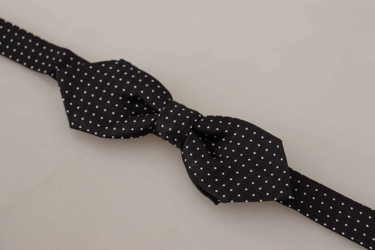 - Exquisite Silk Polka Dot Bow Tie