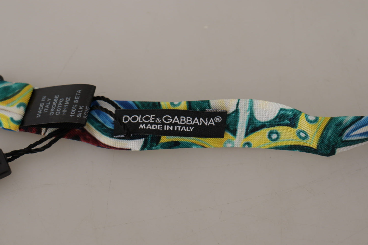- Elegant Silk Majolica Print Bow Tie