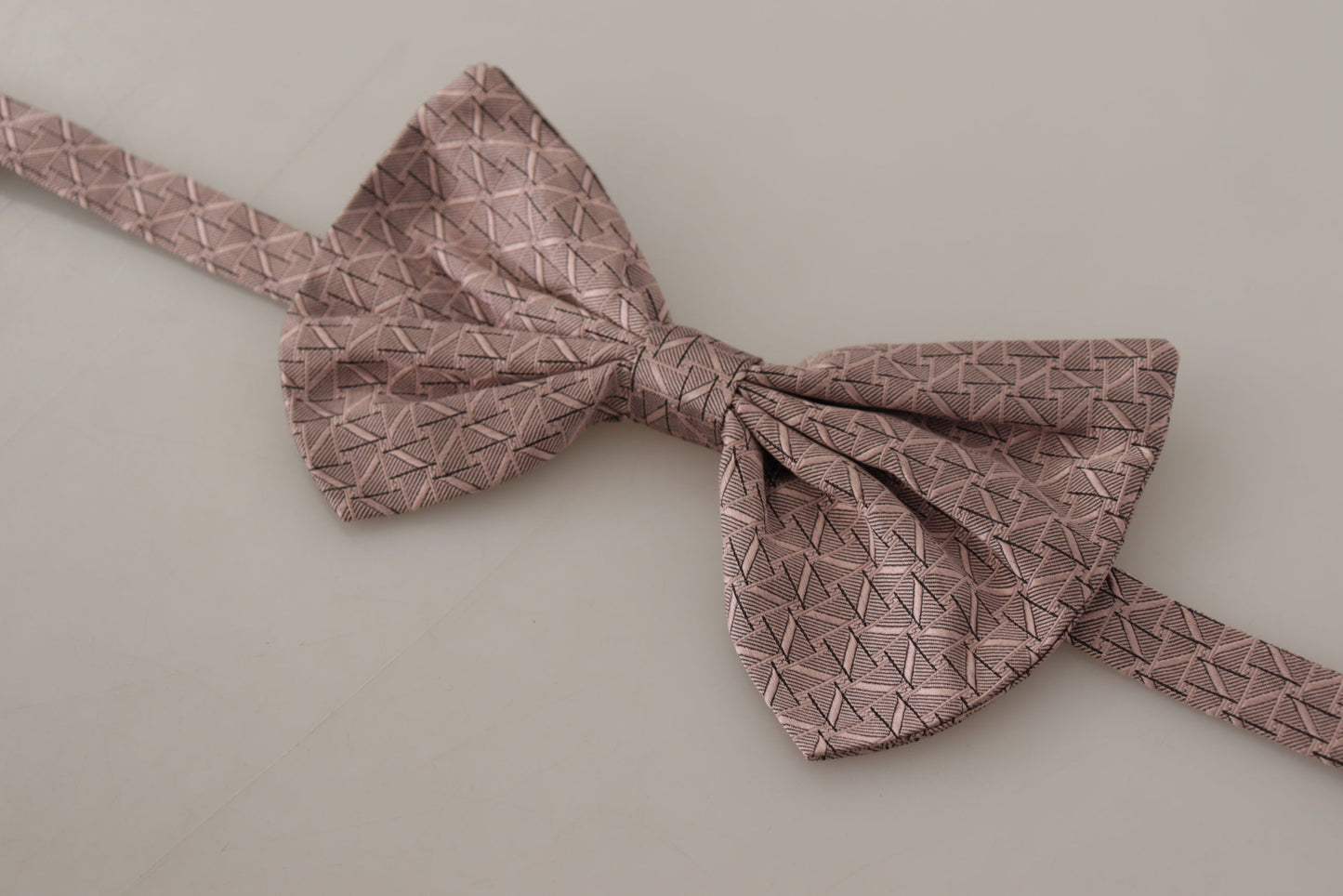 - Elegant Silk Gray Bow Tie - Men's Formalwear
