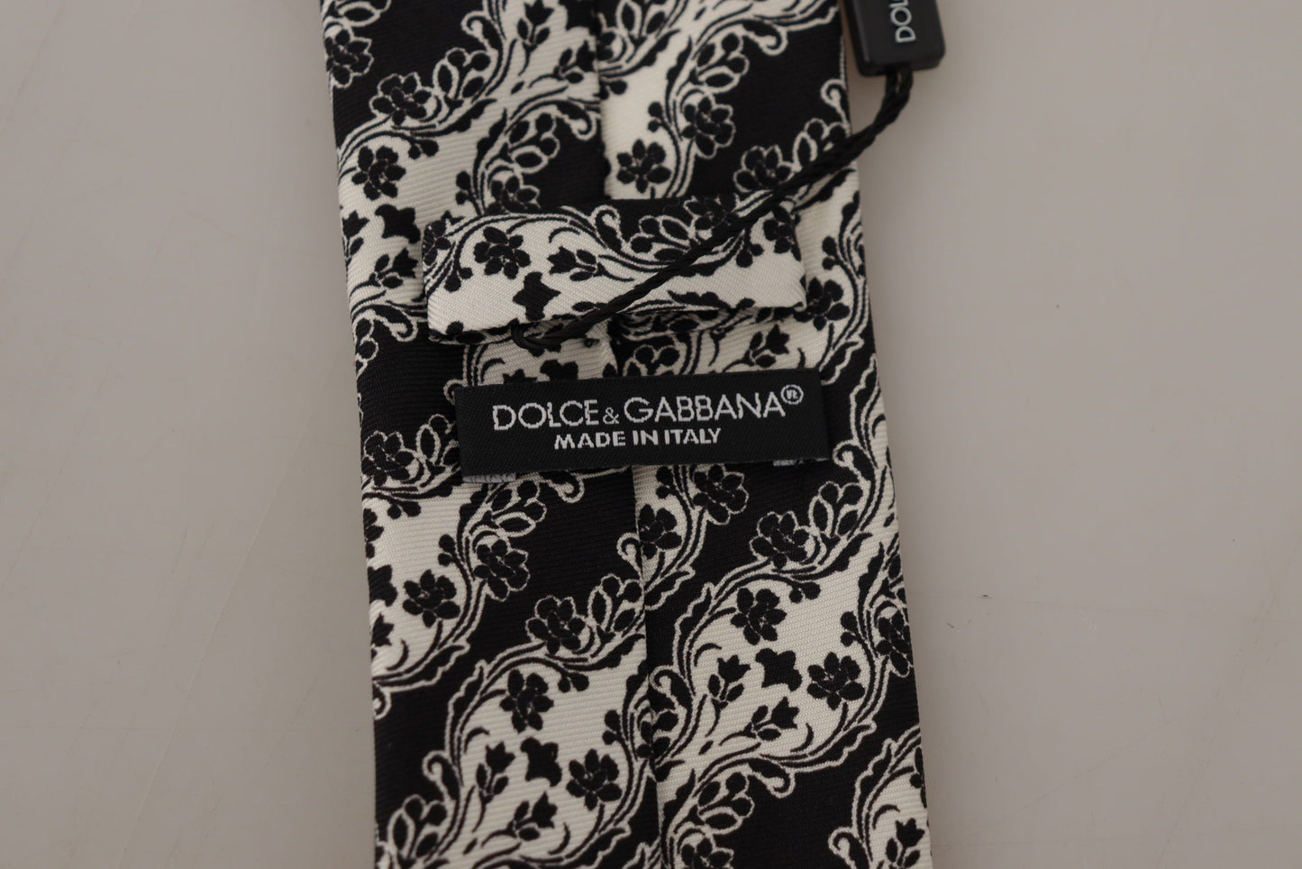 - Elegant Floral Print Silk Bow Tie