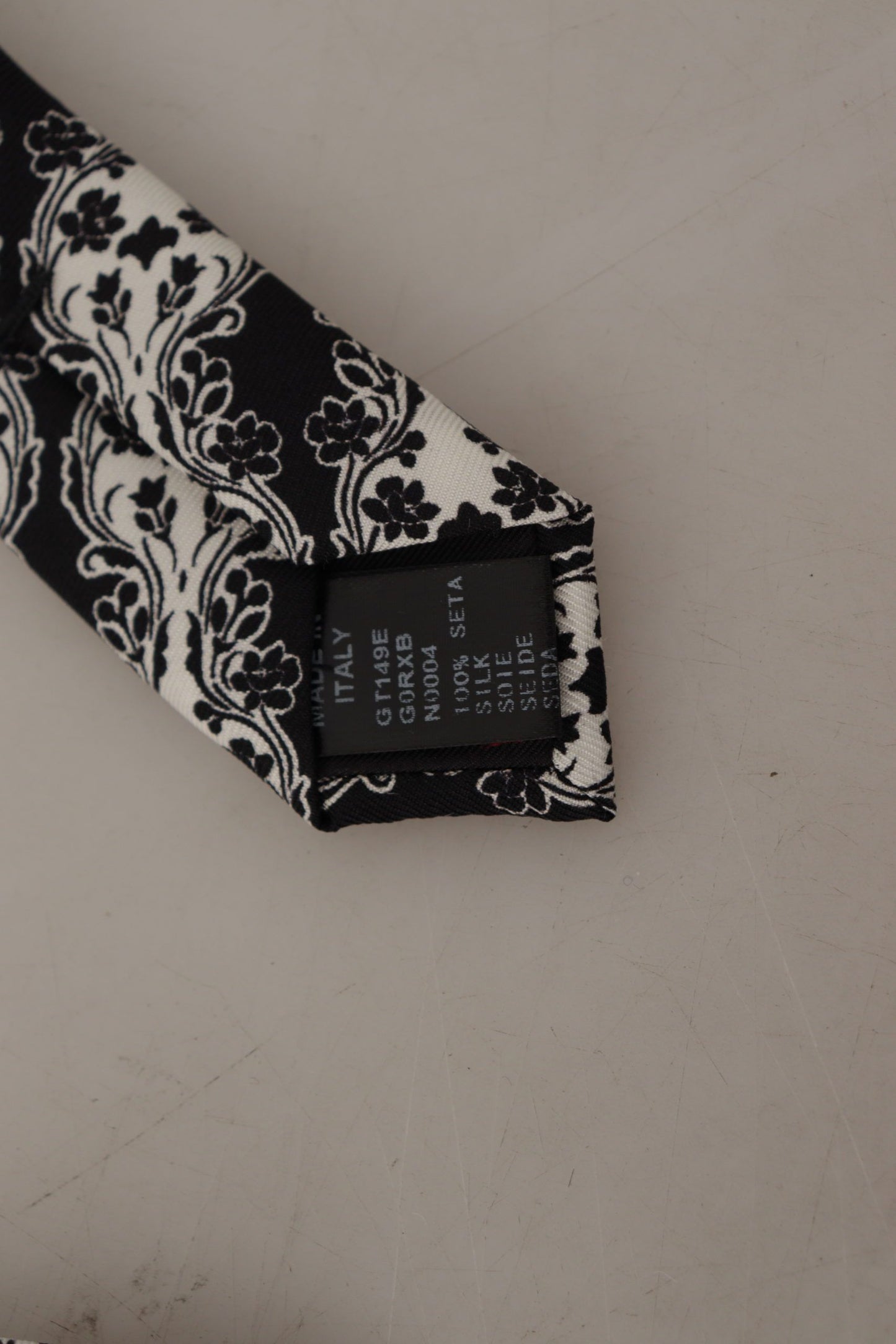 - Elegant Floral Print Silk Bow Tie