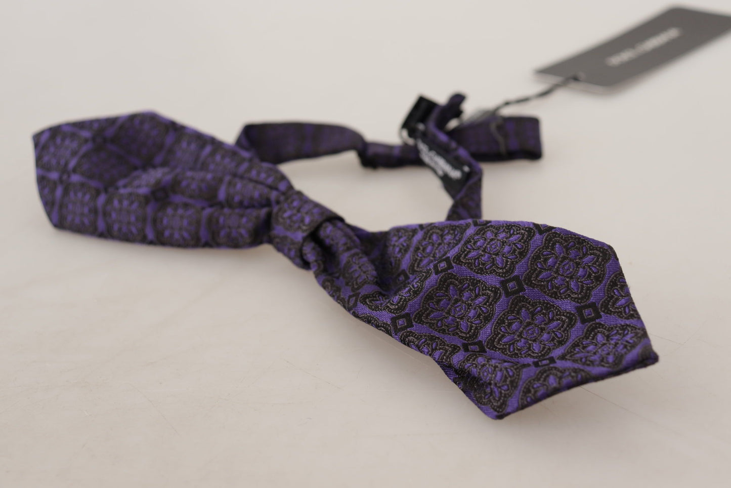 - Elegant Blue Geometric Silk Bow Tie