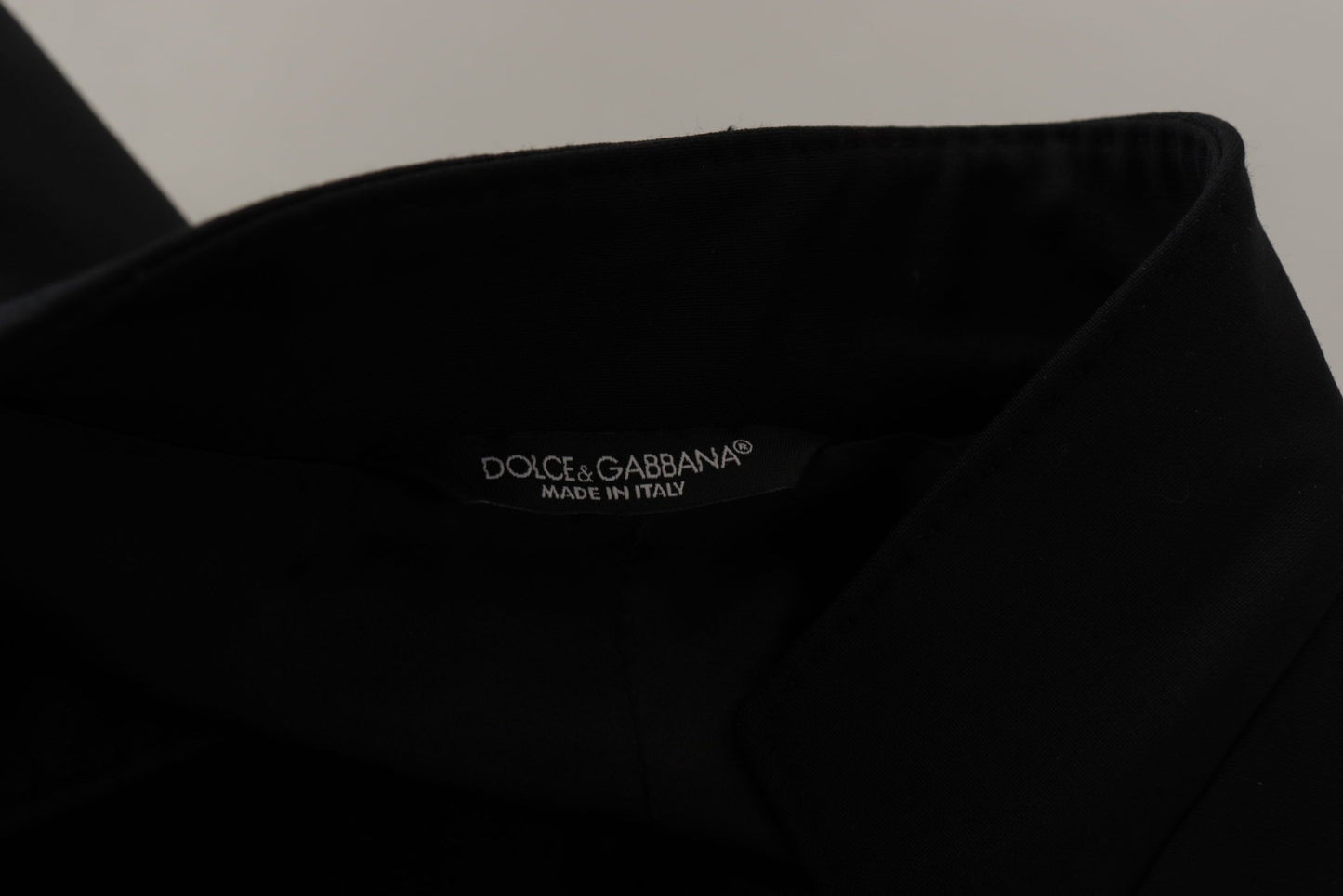 - Elegant Single-Breasted Wool Blazer