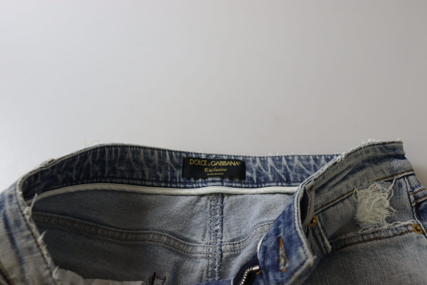 - Elegant Skinny Fit Denim for Sophisticated Style