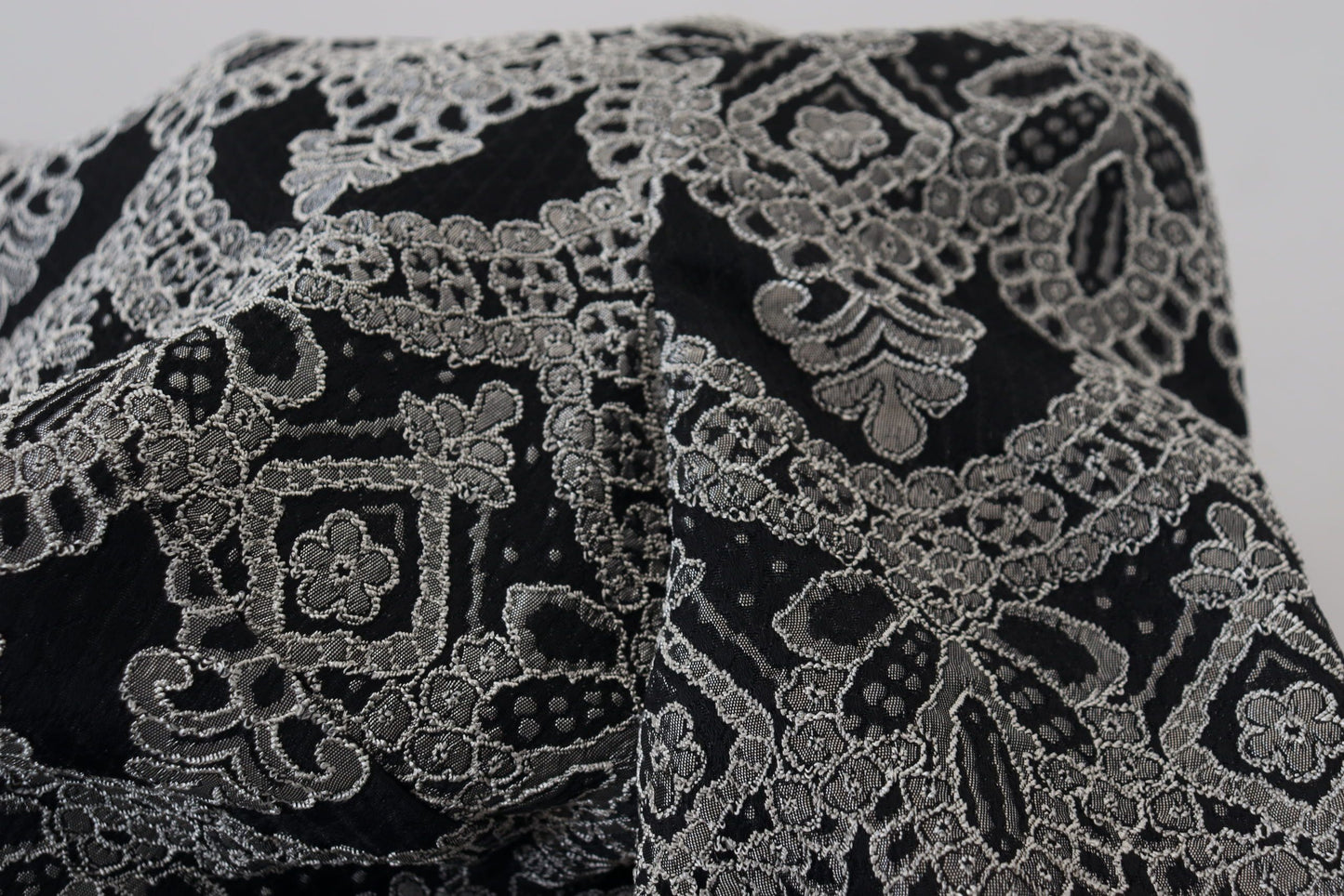 - Elegant Jacquard Bodycon Shift Dress