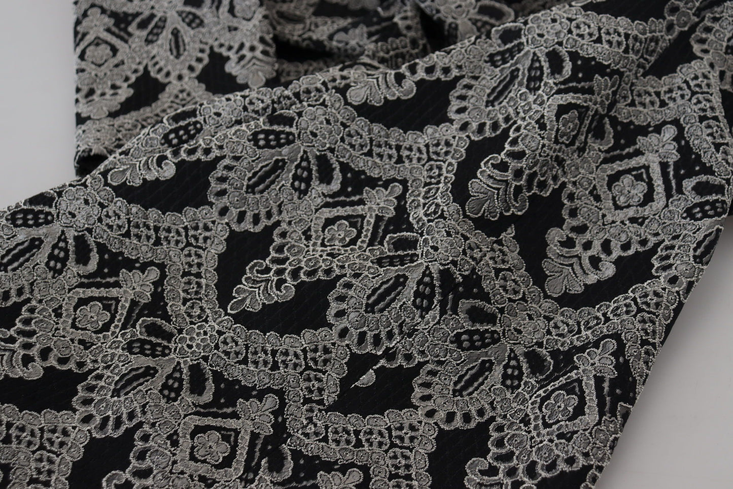 - Elegant Jacquard Bodycon Shift Dress