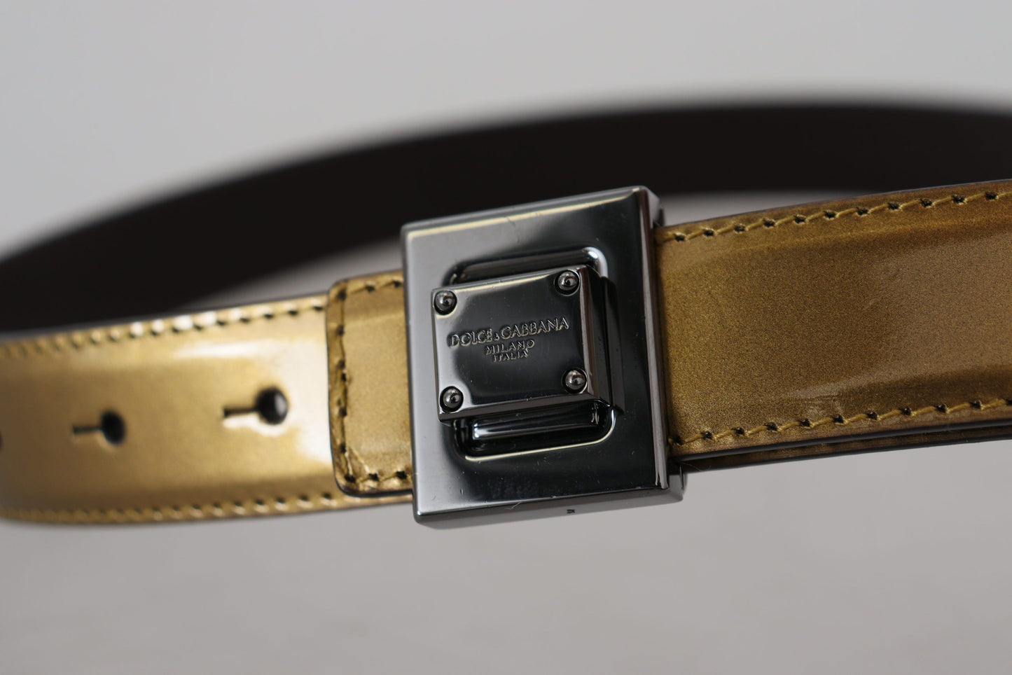 - Gold Square Buckle Leather Belt