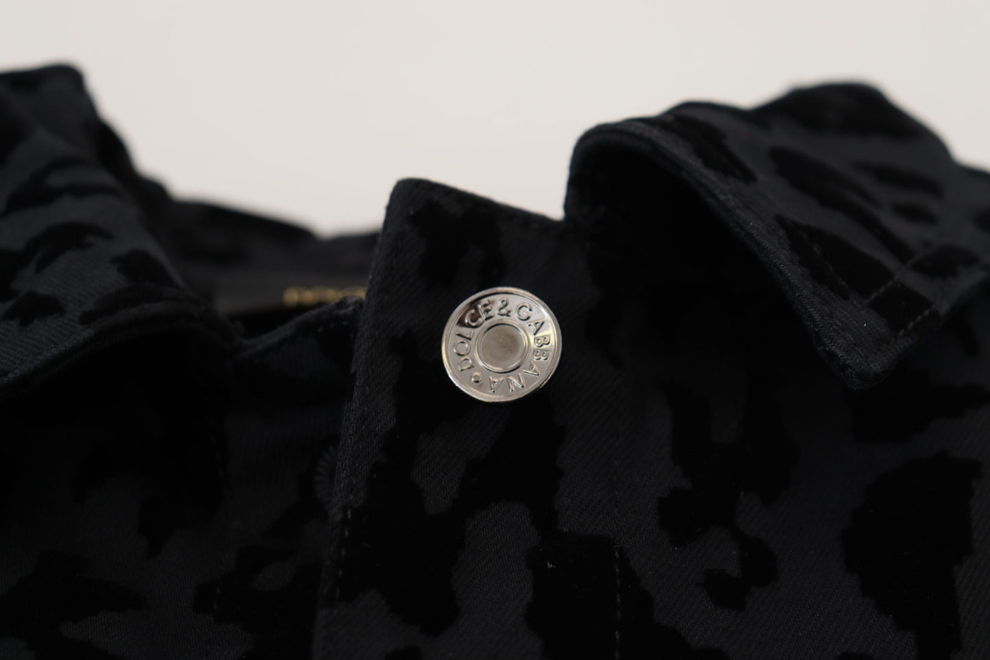 - Chic Leopard Pattern Denim Jacket