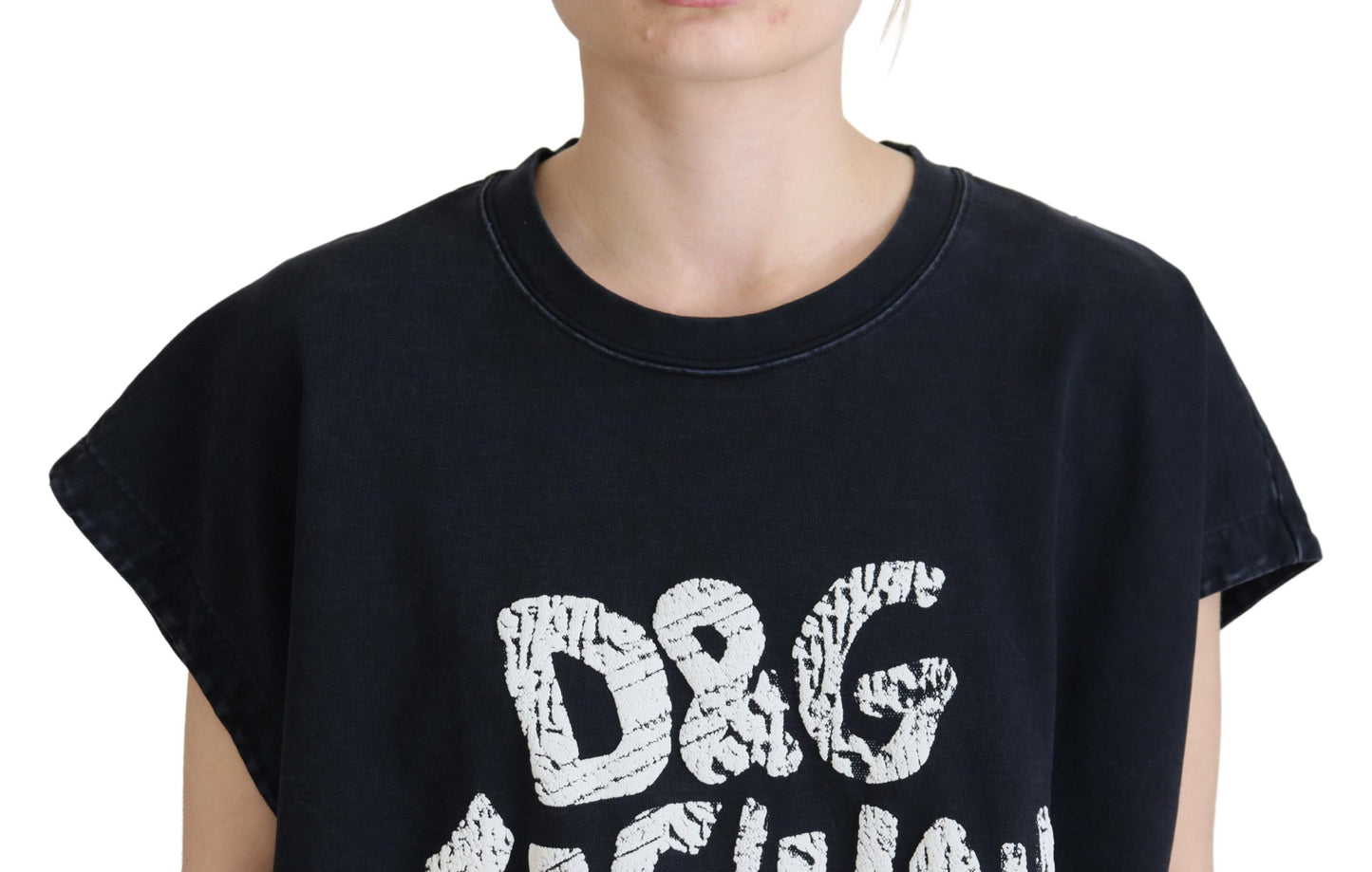 - Elegant Cotton Round Neck Tee with Print