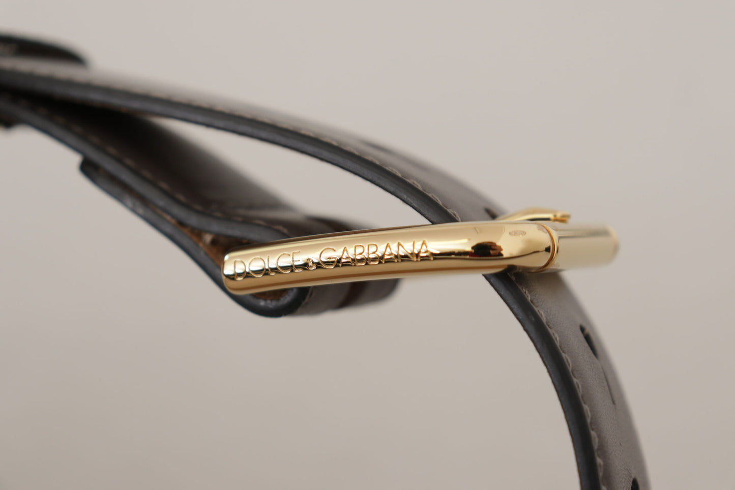 - Elegant Engraved Buckle Leather Belt