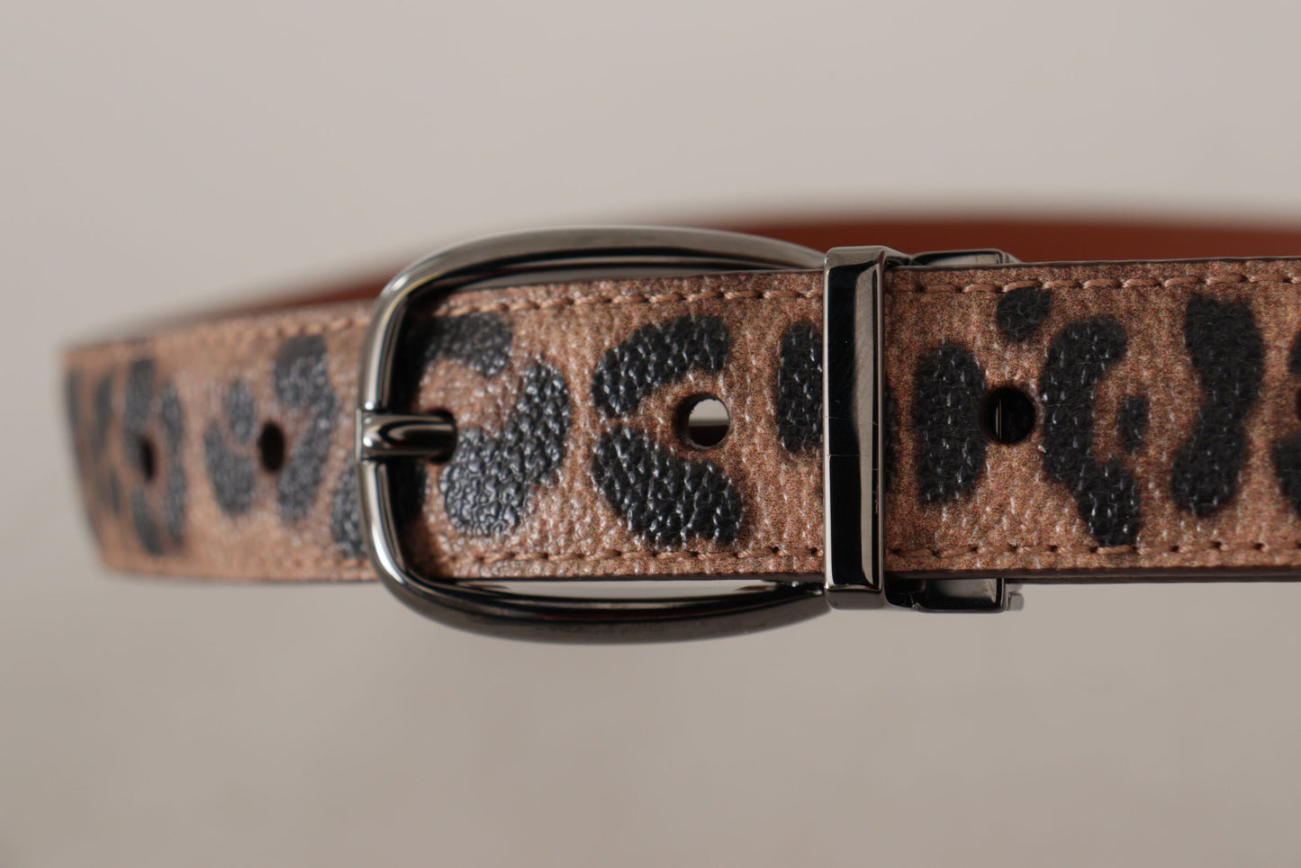 - Elegant Engraved Leather Belt - Timeless Style