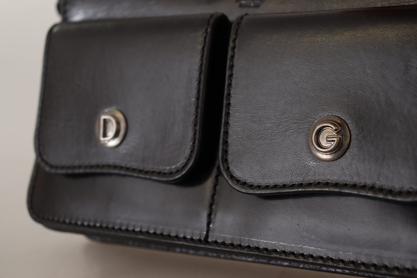 - Elegant Mini Leather Wallet in Timeless Black