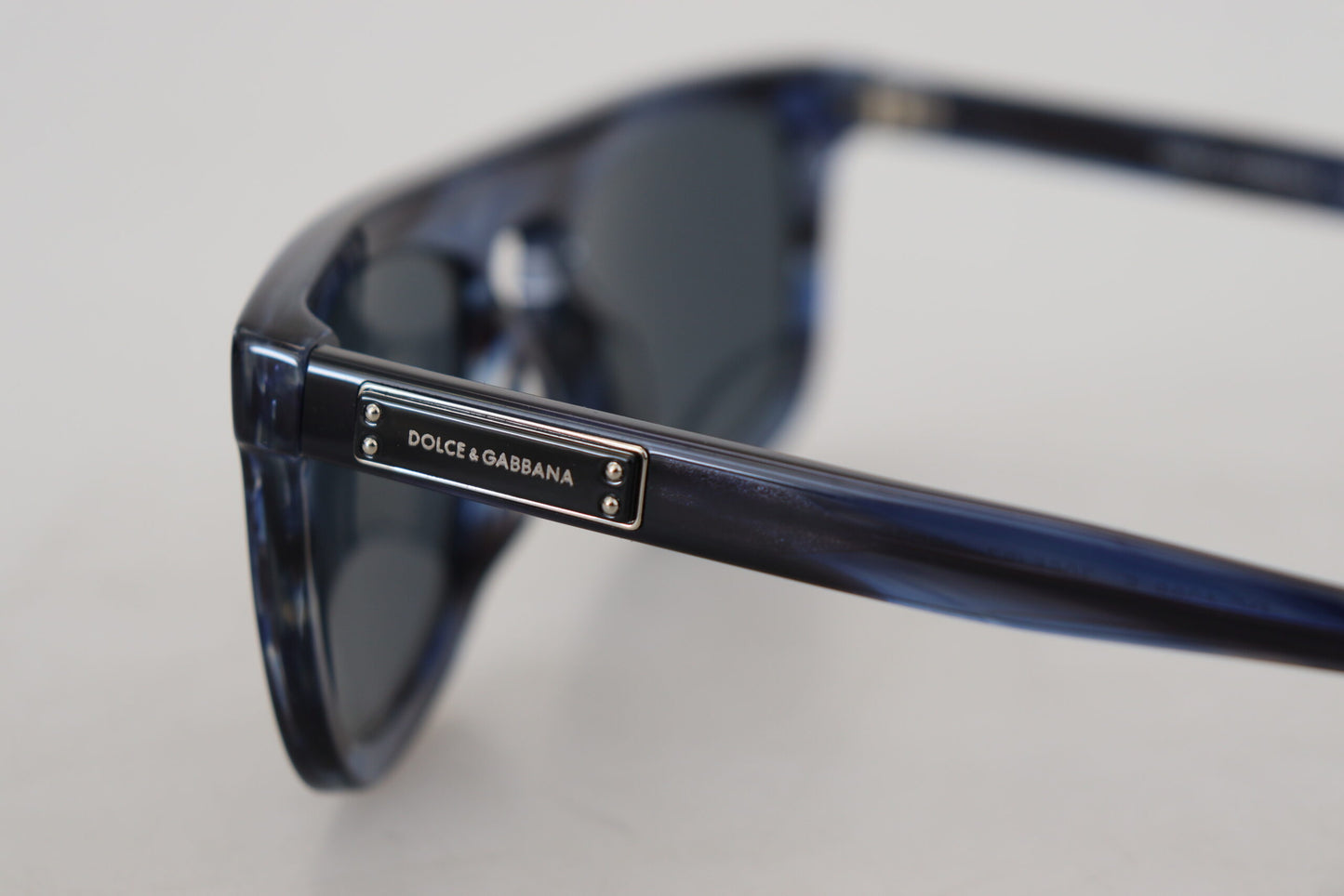 - Elegant Blue Acetate Sunglasses