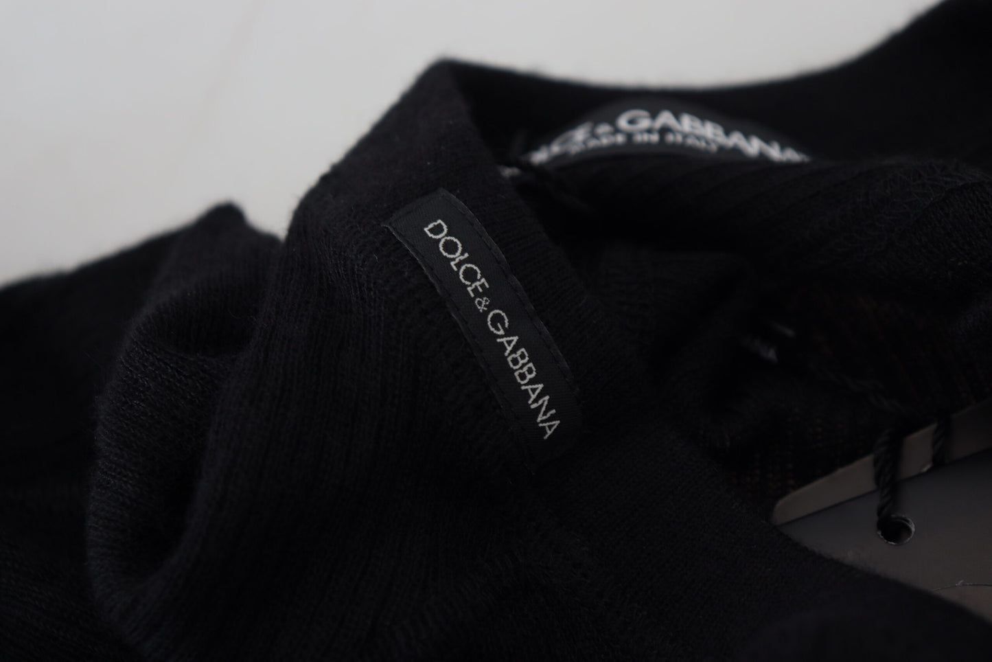 - Elegant Black Cashmere Pullover Sweater