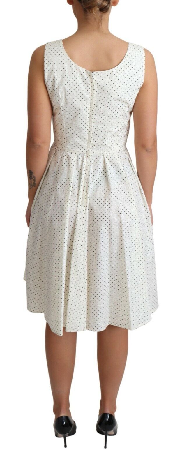- Elegant Sleeveless A-Line Polka Dotted Dress
