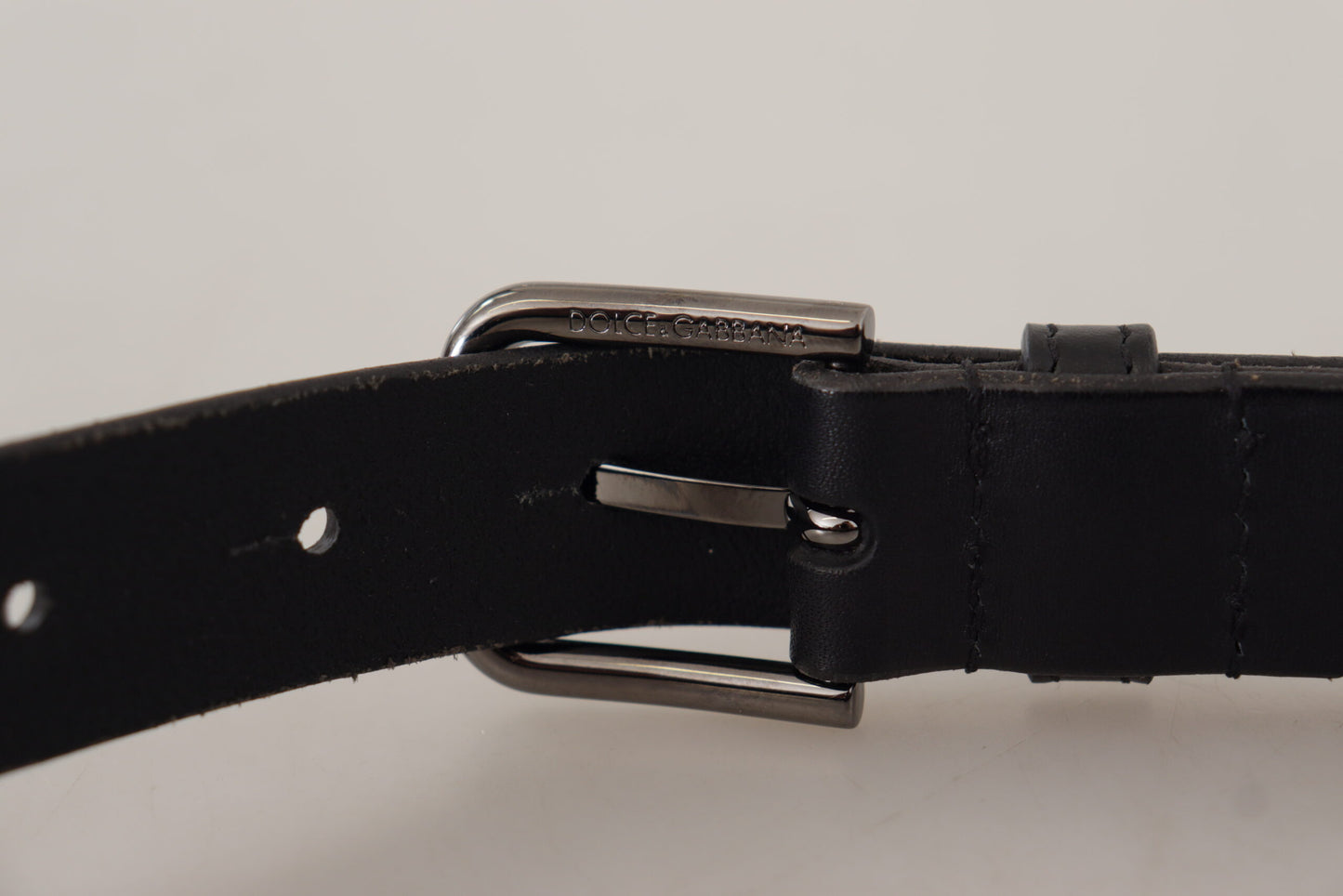 - Elegant Black Leather Belt with Metal Buckle