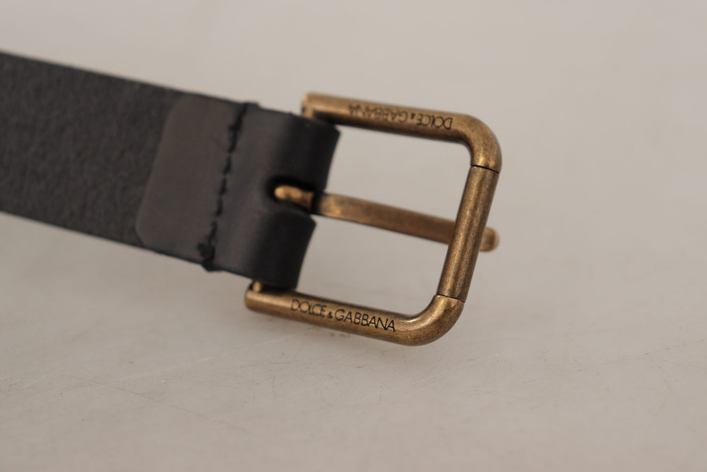 - Elegant Black Leather Belt with Metal Buckle