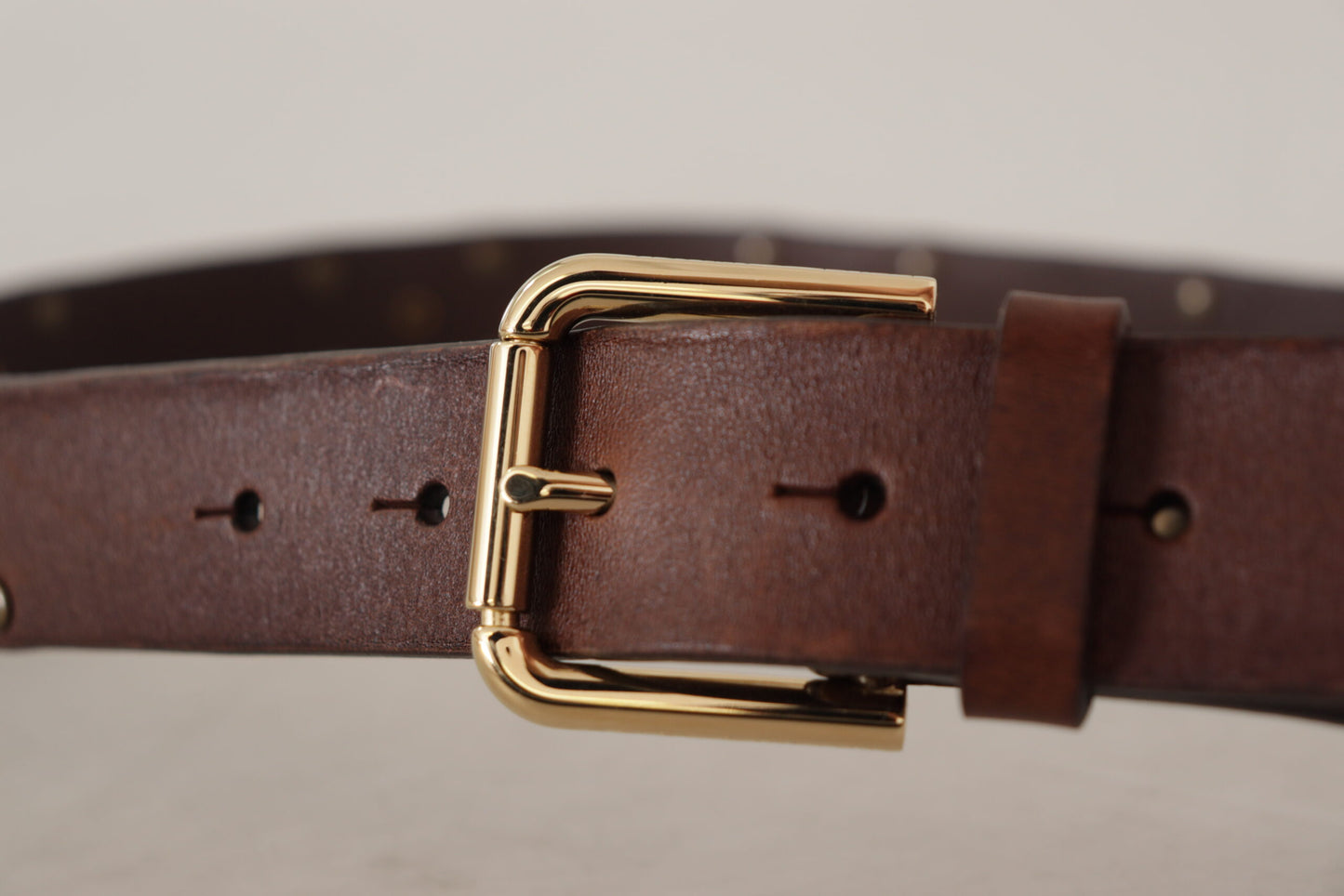 - Elegant Leather Belt with Metal Buckle