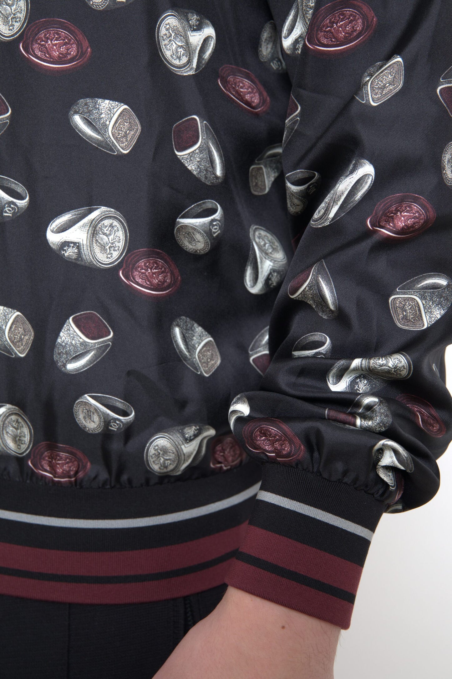- Elegant Silk Crewneck Pullover - Black Multicolor