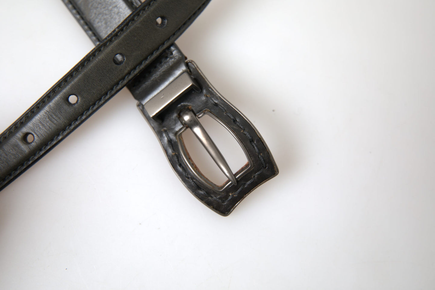- Exquisite Italian Leather Belt with Metal Buckle