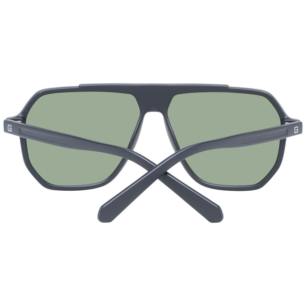 Guess Black Men's Sunglasses - Stylish Aviator Design