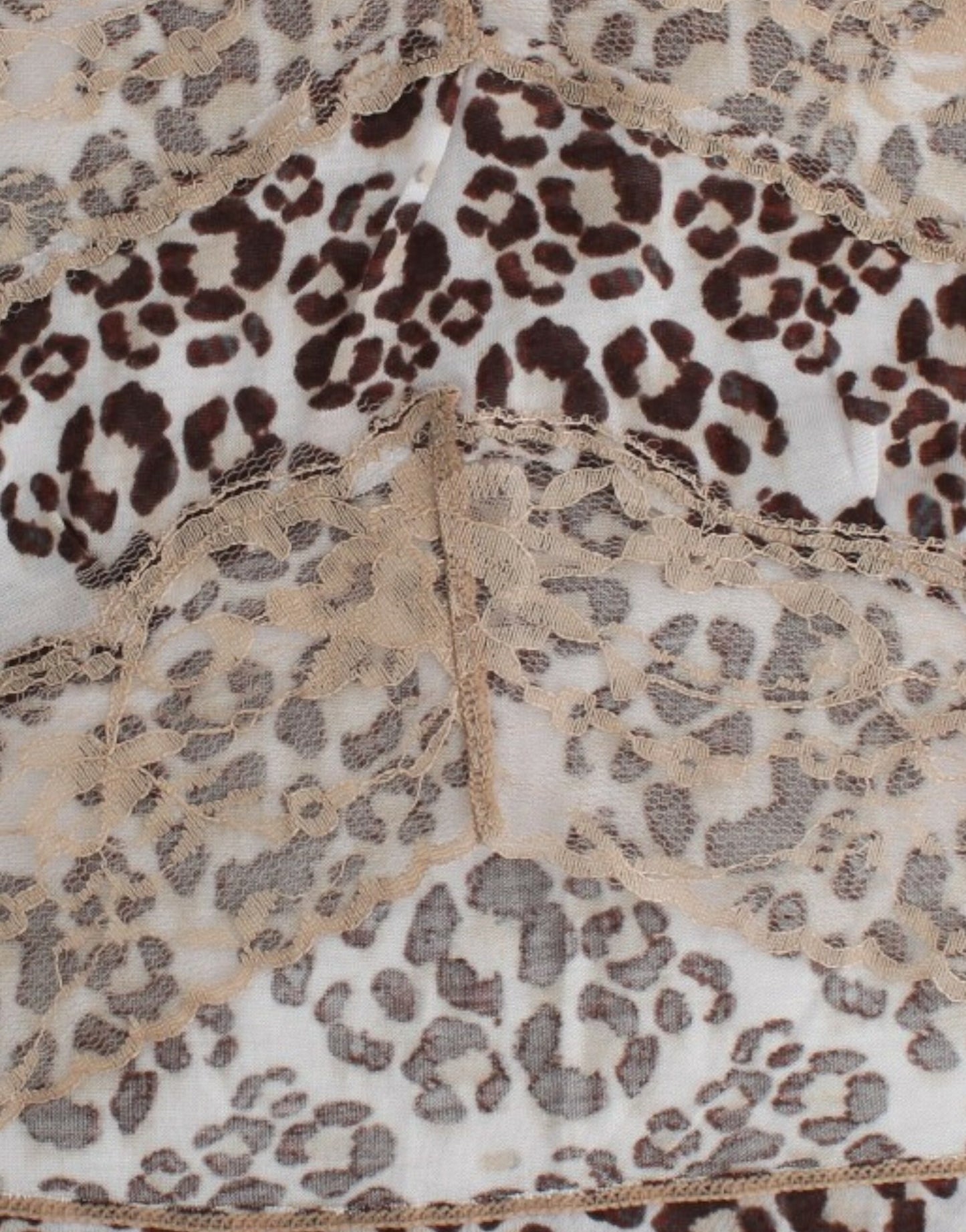 - Elegant Floral Lace Longsleeve Top
