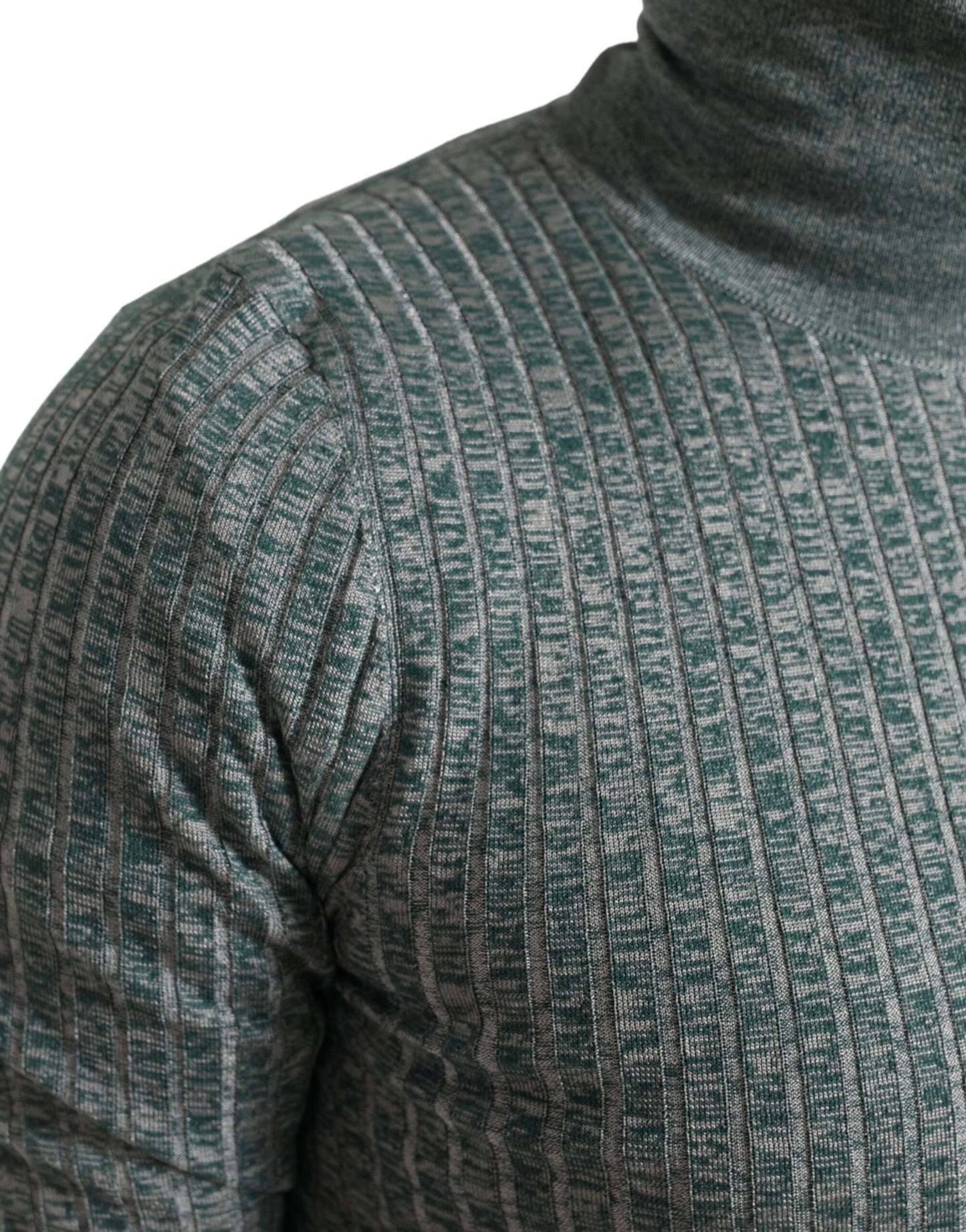 - Elegant Green Turtleneck Pullover Sweater