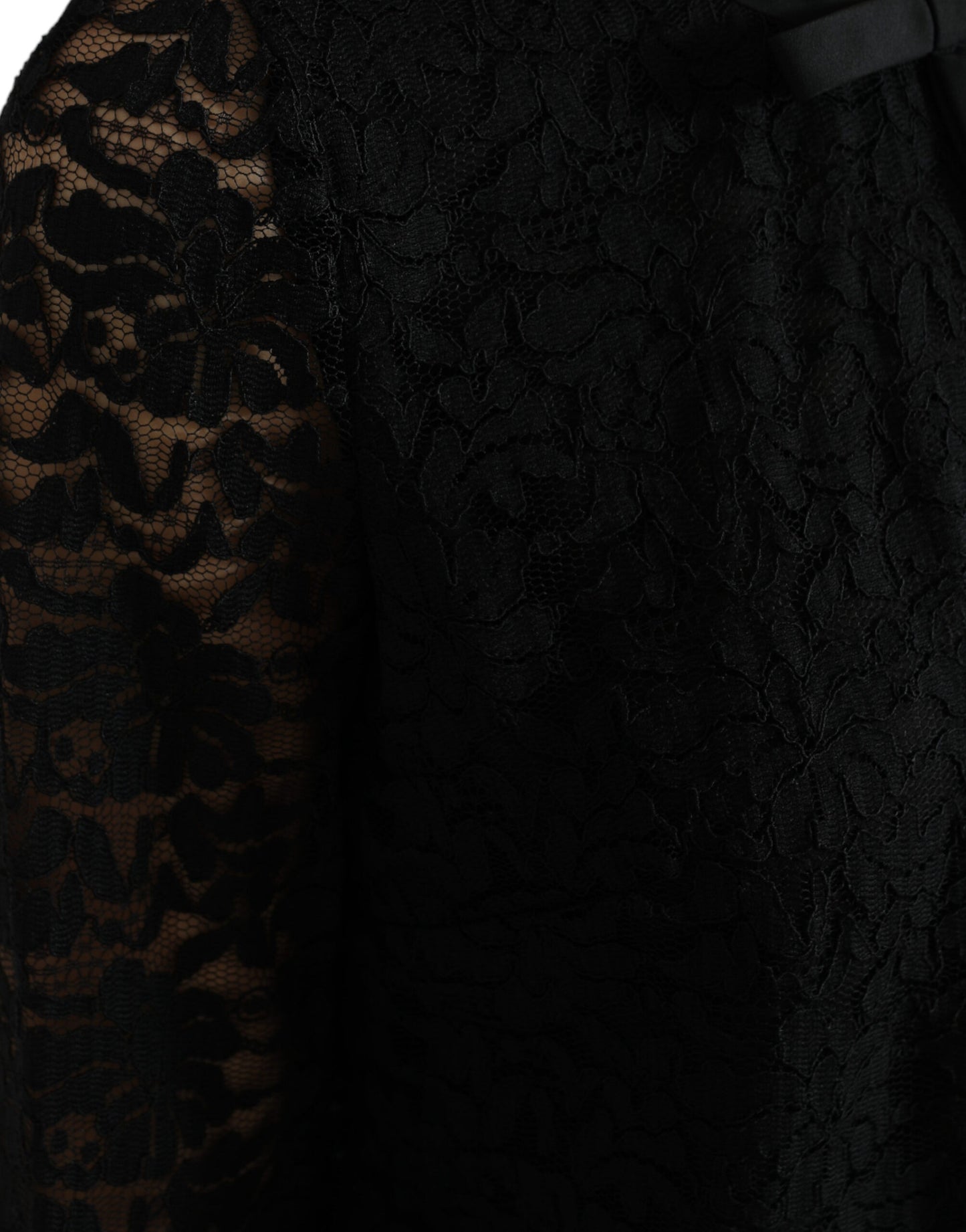 - Elegant Floral Lace Long Sleeve Top