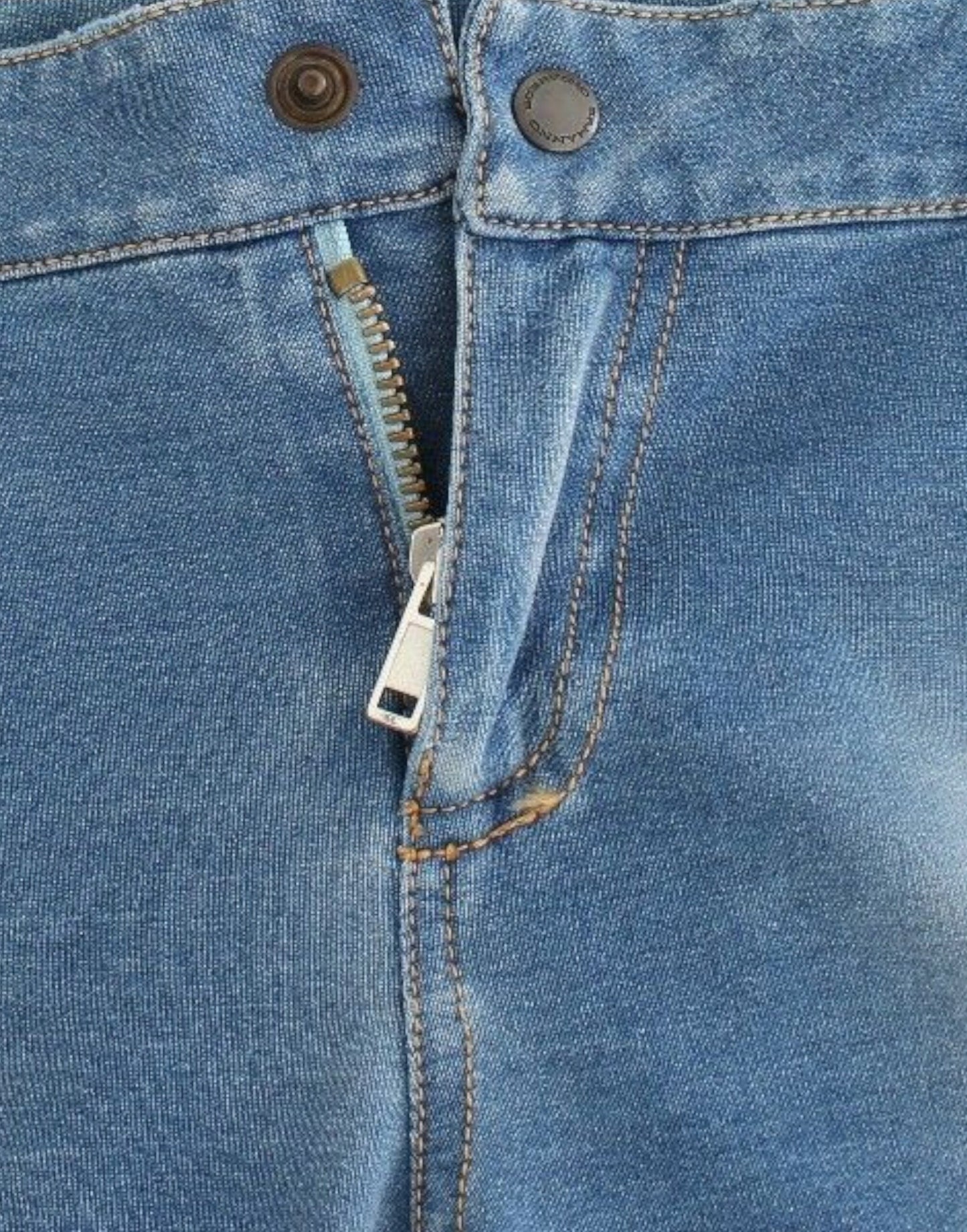 - Chic Blue Capri Jeans for Elegant Summers