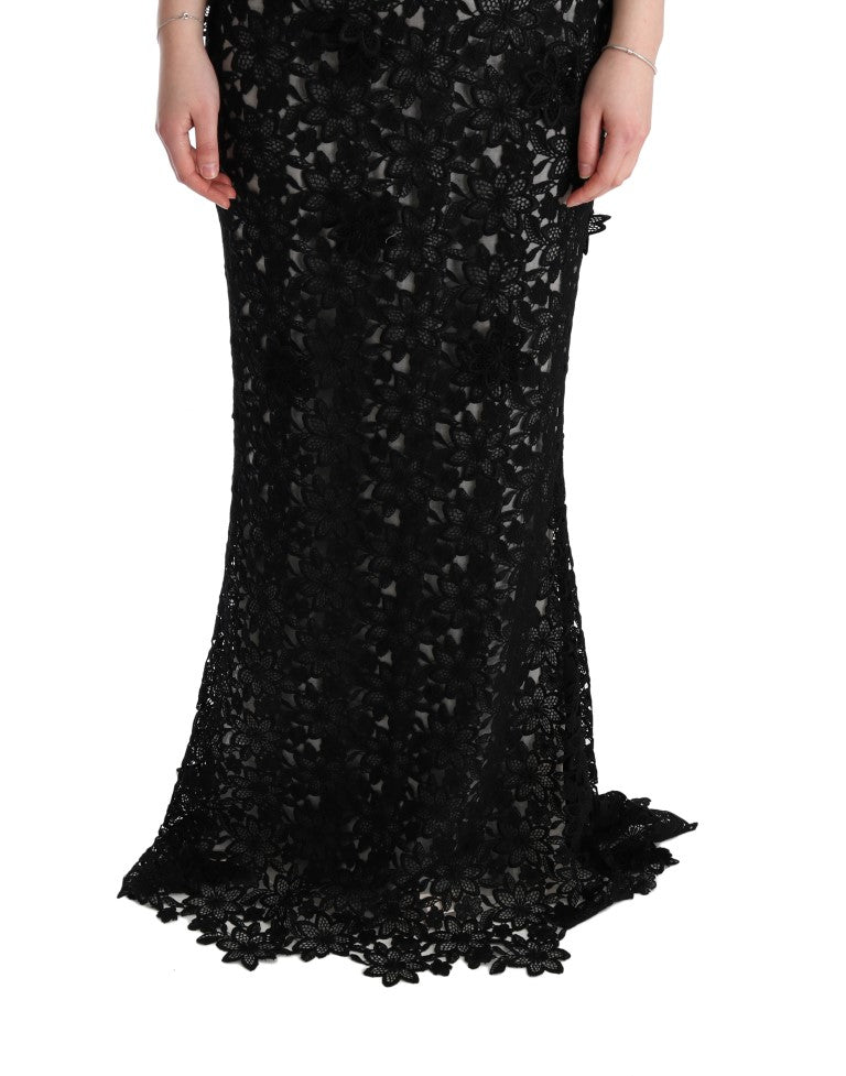- Elegant Black Maxi Shift Dress with Floral Applique