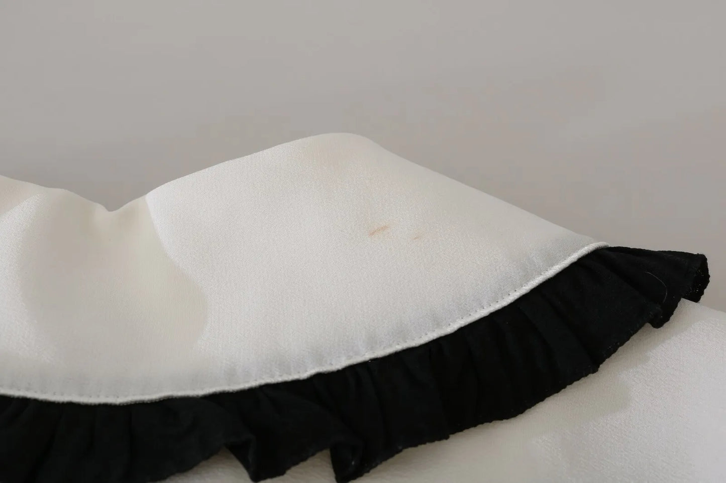 - White Silk Shirt Ruffle Rouded Collar Blouse