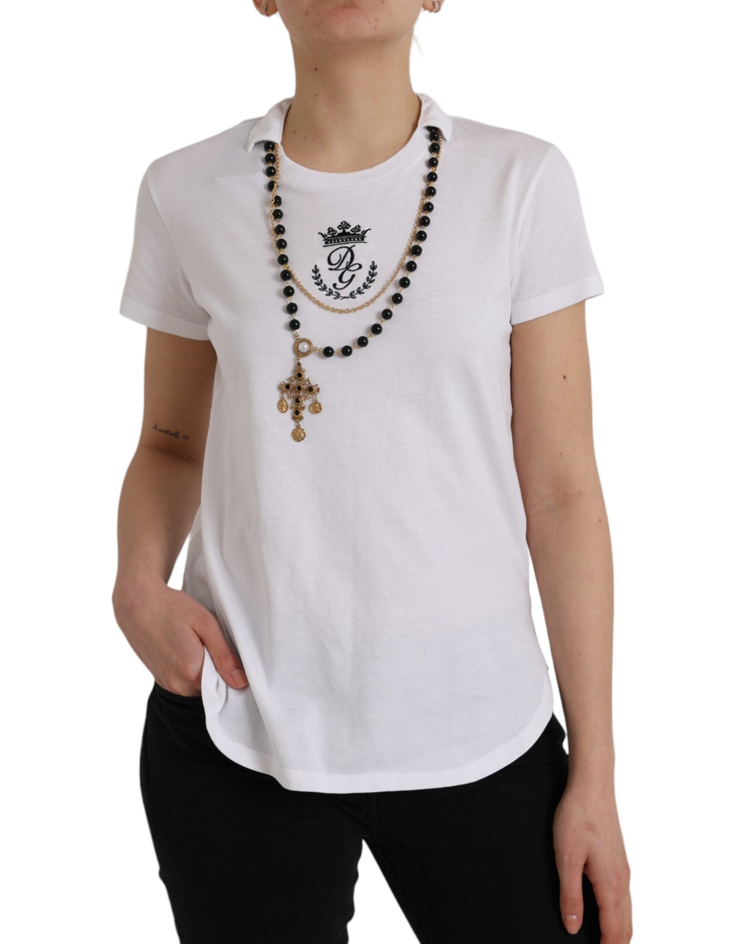- White Cotton Necklace Short Sleeves T-shirt