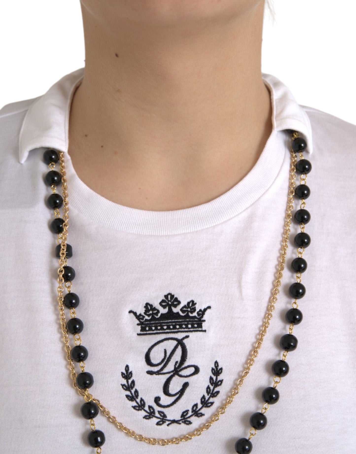 - White Cotton Necklace Short Sleeves T-shirt