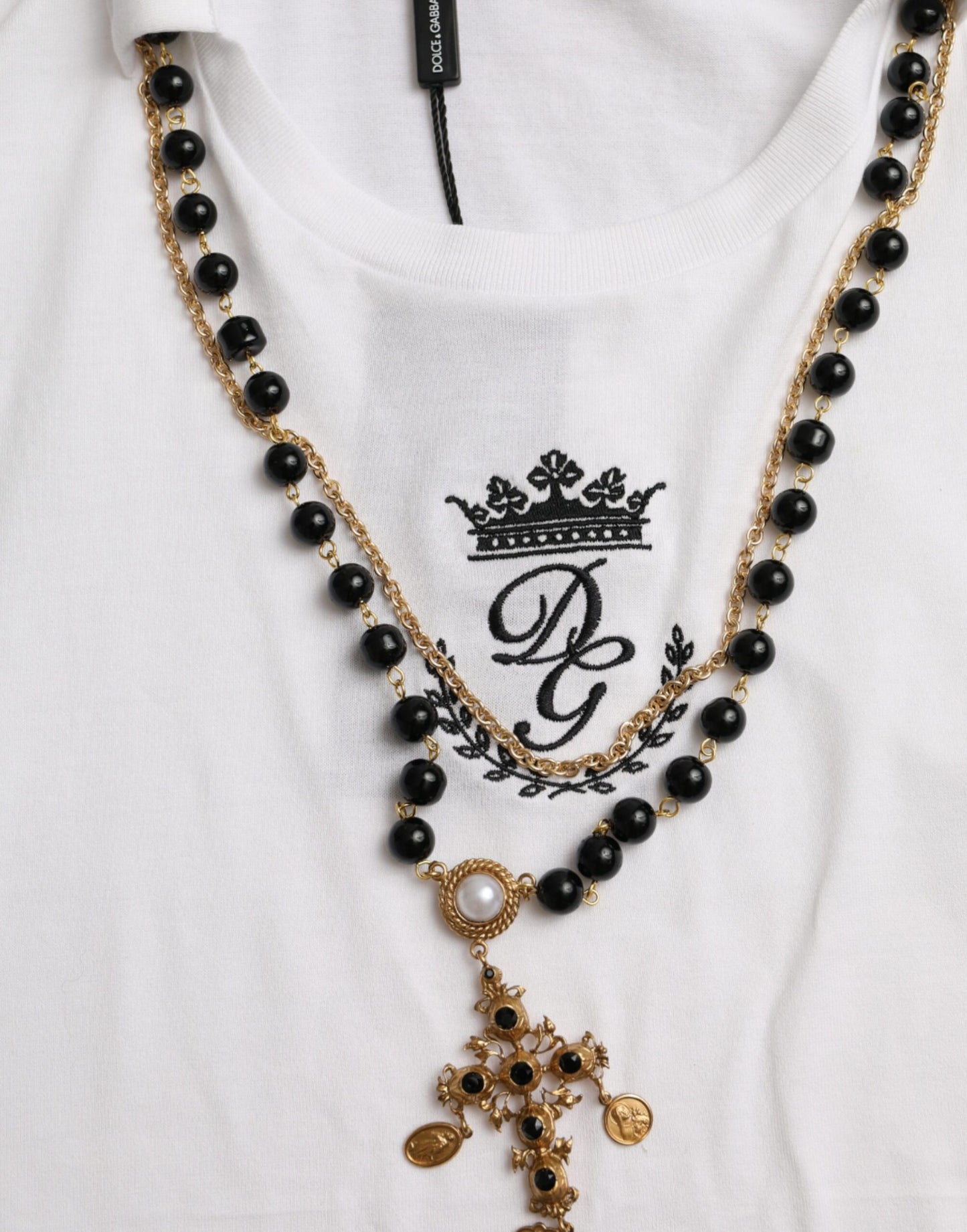 - White Cotton Necklace Short Sleeves T-shirt