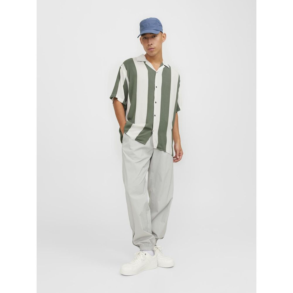 Green Viscose Shirt: Short-Sleeved Style for Effortless Summer Elegance
