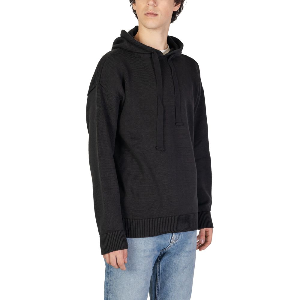 Underclub Black Cotton Sweater: Classic Men's Knitwear