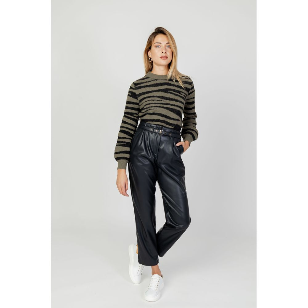 Luxurious Green Nylon Sweater - Elevate Your Fall/Winter Wardrobe