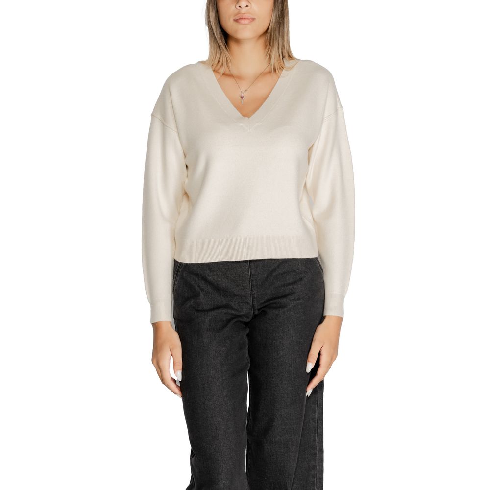 Chic White Viscose Sweater for Women