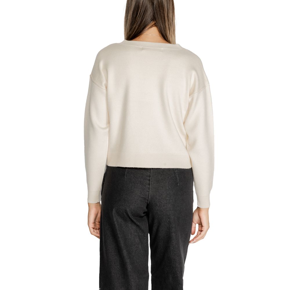 Chic White Viscose Sweater for Women