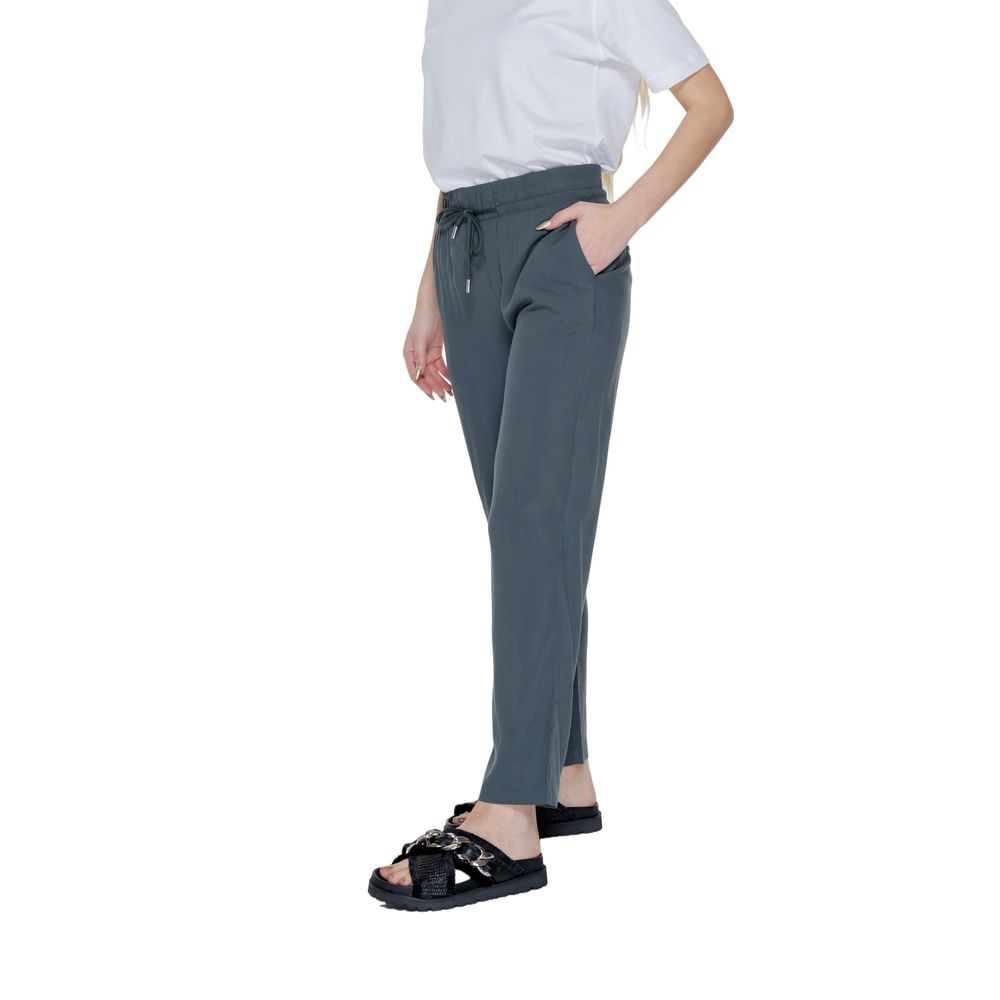 Chic Green Viscose Jeans for Women