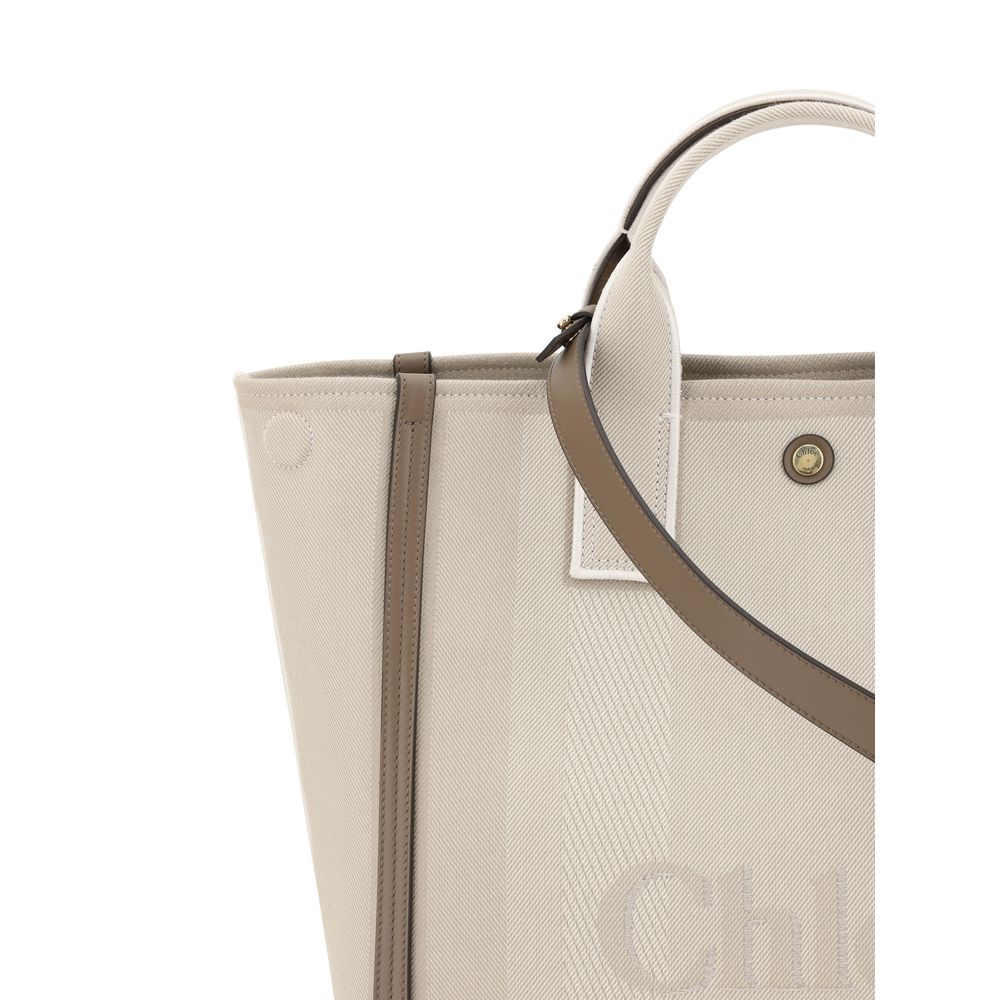 Chloé Carry Handbag: Elegant Versatility