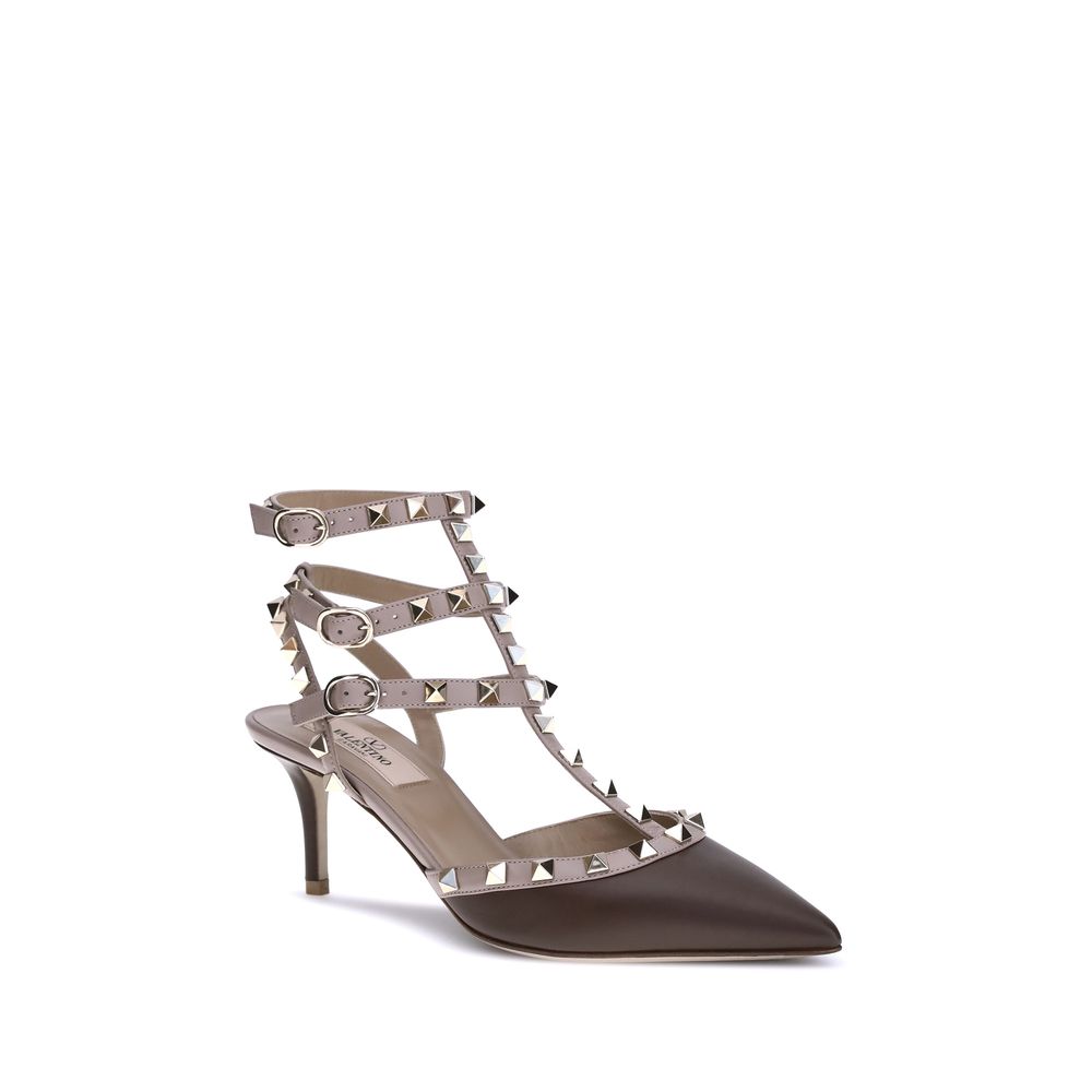 Valentino Garavani Rockstud Pumps: Embodying Bold Elegance
