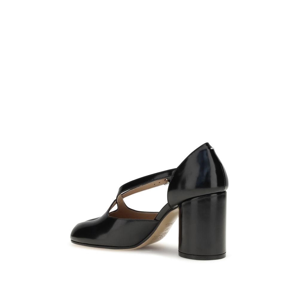 Maison Margiela Tabi Pumps: Iconic Separated Toe Design