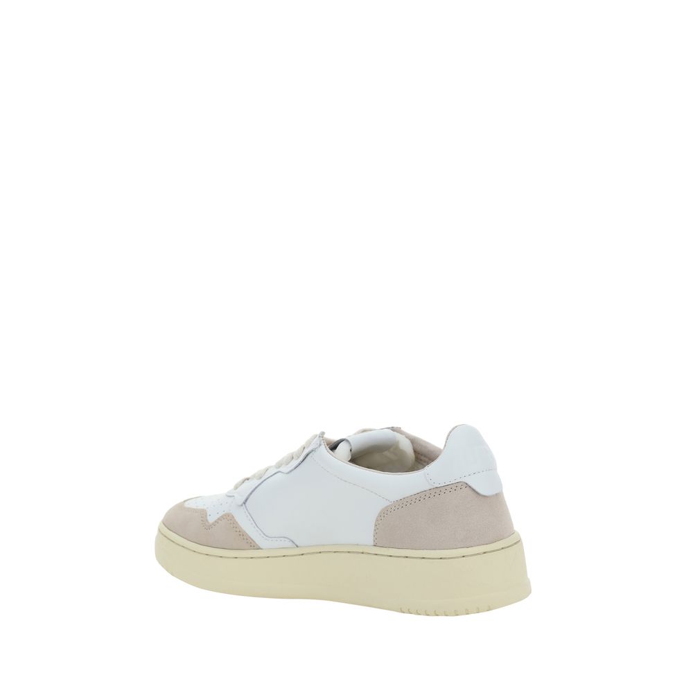 Autry Medalist Low Sneakers - Timeless Calfskin Comfort