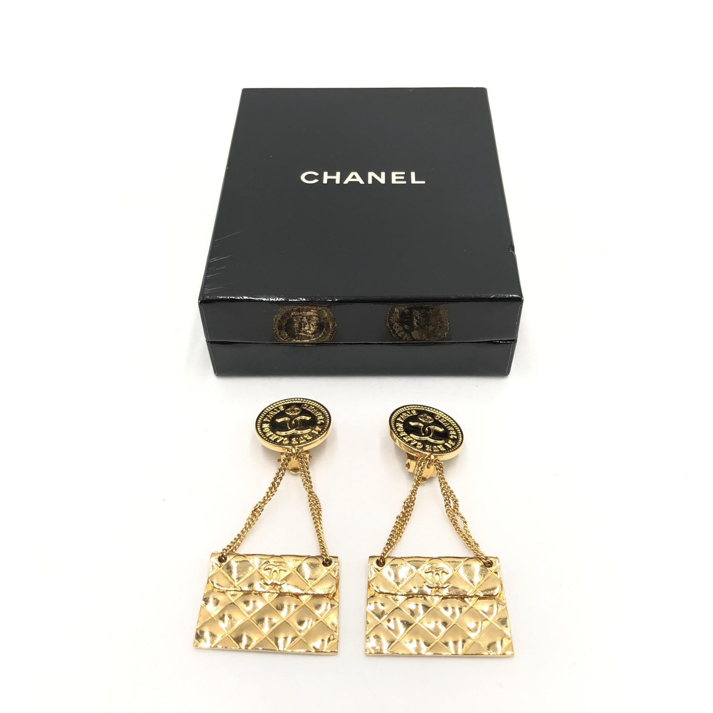 Chanel Preloved Bag Motif Clip-On Drop Earrings: A Timeless Elegance in Luxury Fashion