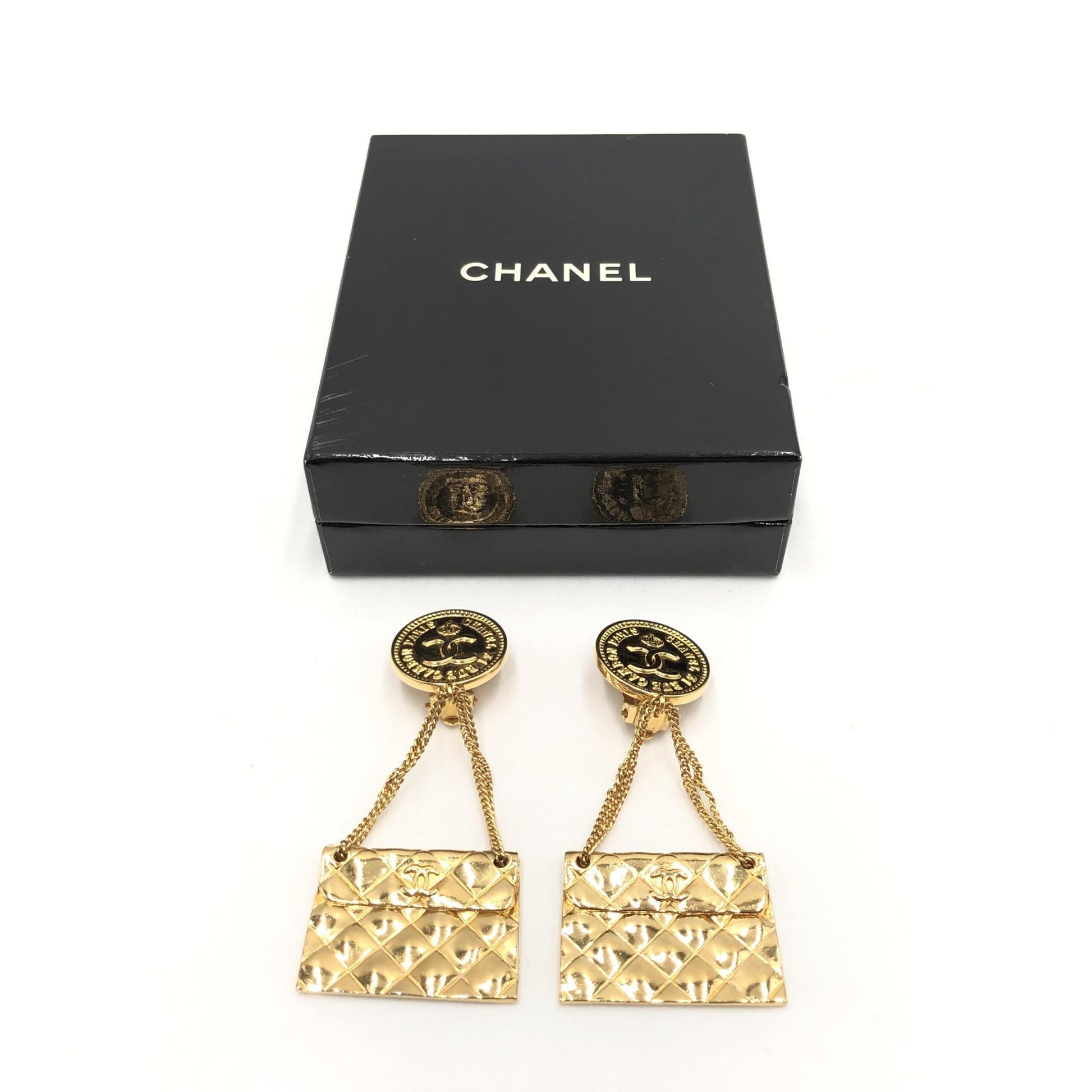 Chanel Preloved Bag Motif Clip-On Drop Earrings: A Timeless Elegance in Luxury Fashion